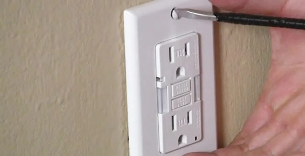 gfc outlets service securing and mounting ground fault circuit interrupter outlet by certified electricians in West Palm Beach, FL